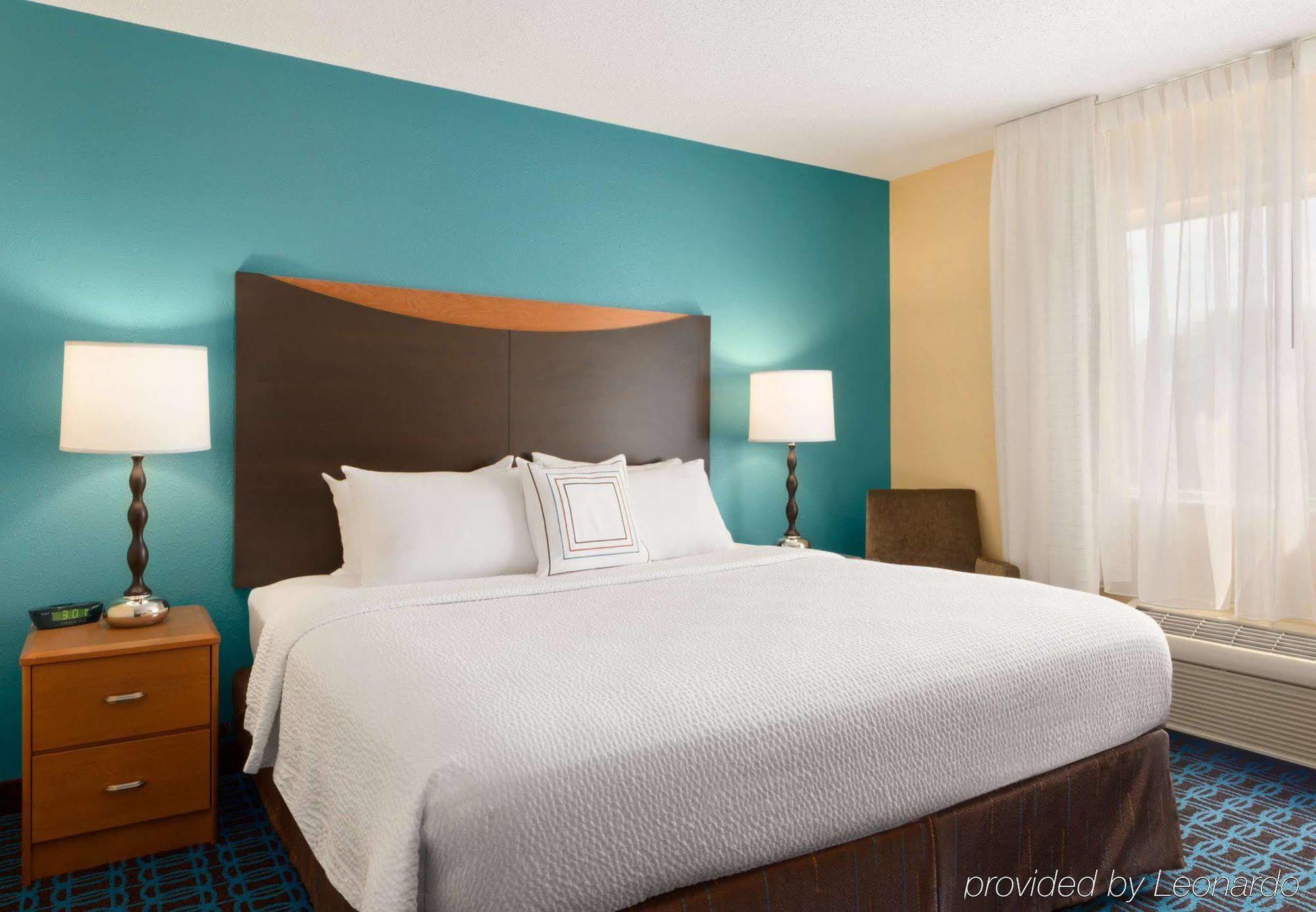 Amerivu Inn And Suites Grand Forks Exterior photo